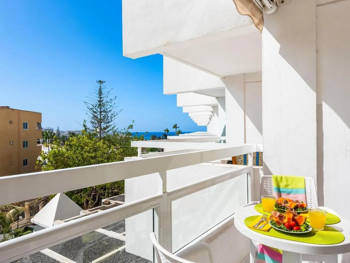 302 Modern, Light, Comfortable Studio With Swimming Pool Playa de las Americas